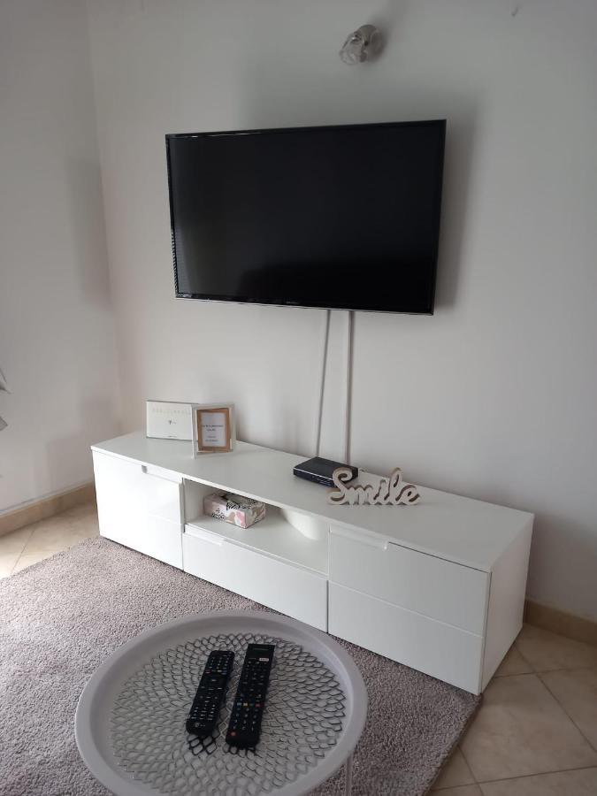 Apartamento Apartman Nika Ražanac Exterior foto